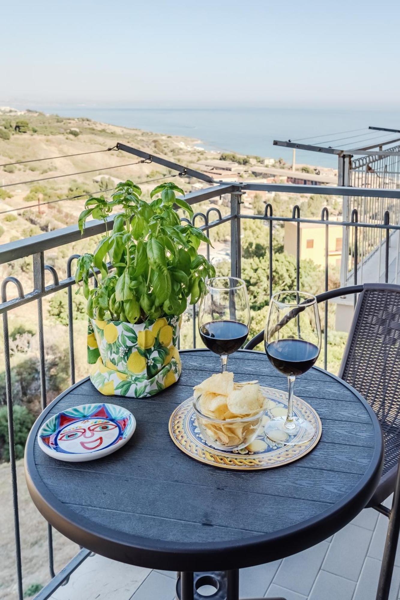 Casa Vacanze Solemare Шака Екстериор снимка