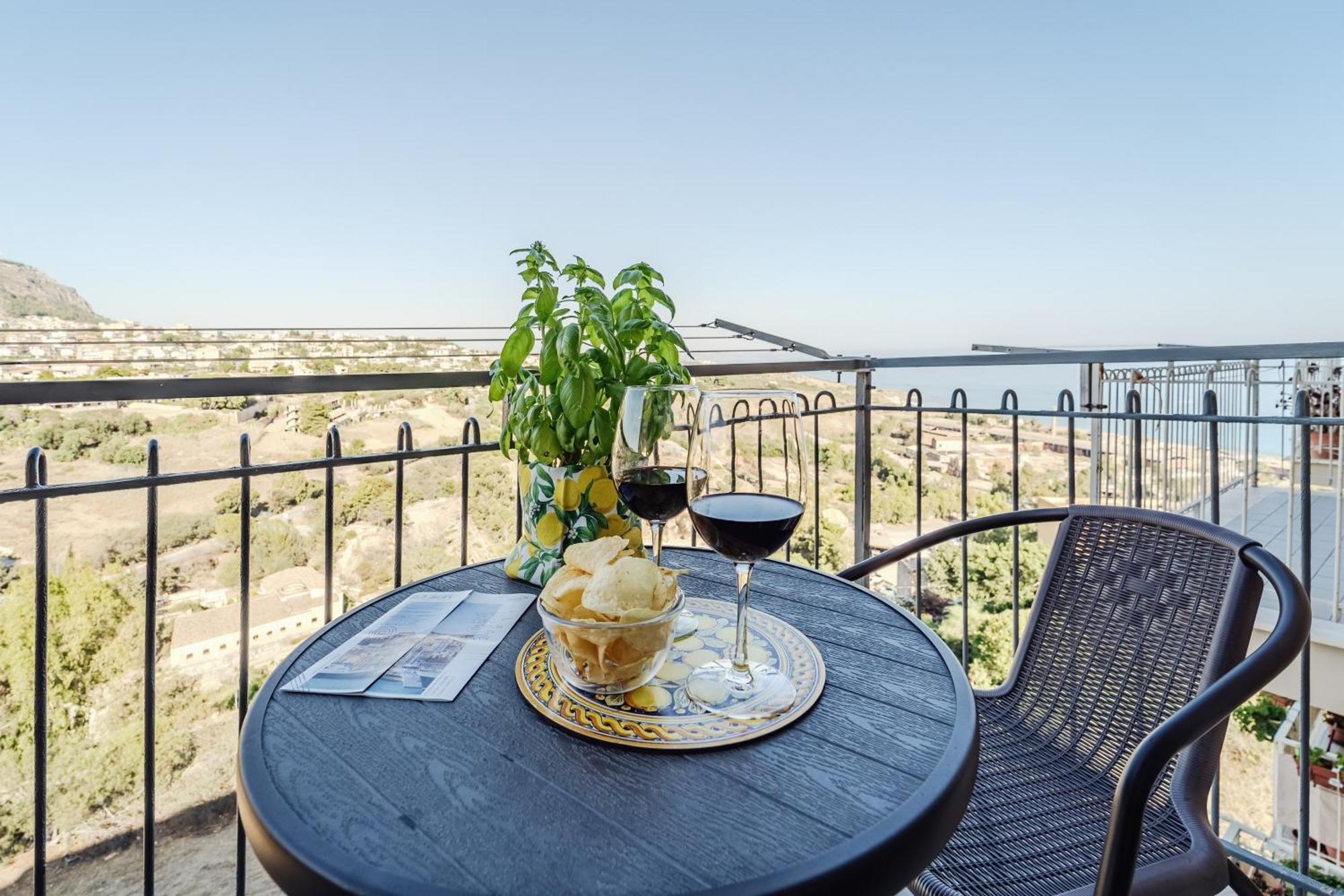 Casa Vacanze Solemare Шака Екстериор снимка